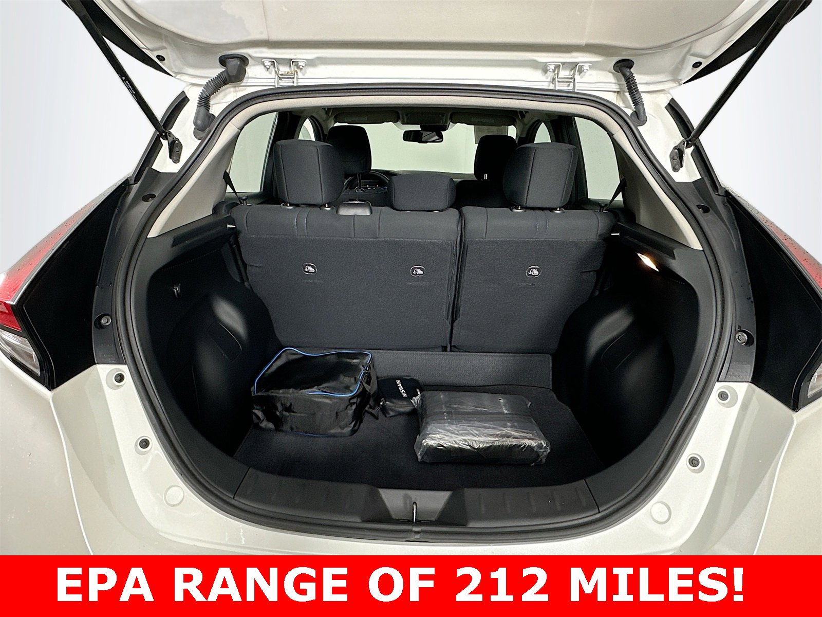 Used 2025 Nissan Leaf SV Plus image 29