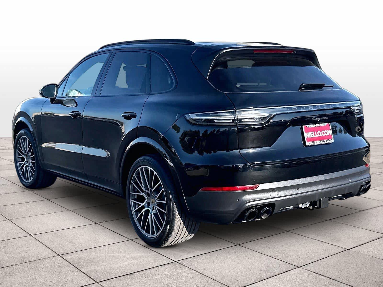 Used 2023 Porsche Cayenne Platinum Edition w/ Premium Package Plus AWD/4WD image 6