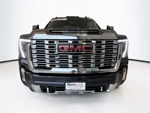 Used 2026 GMC Sierra 3500 Denali w/ Technology Package AWD/4WD image 2