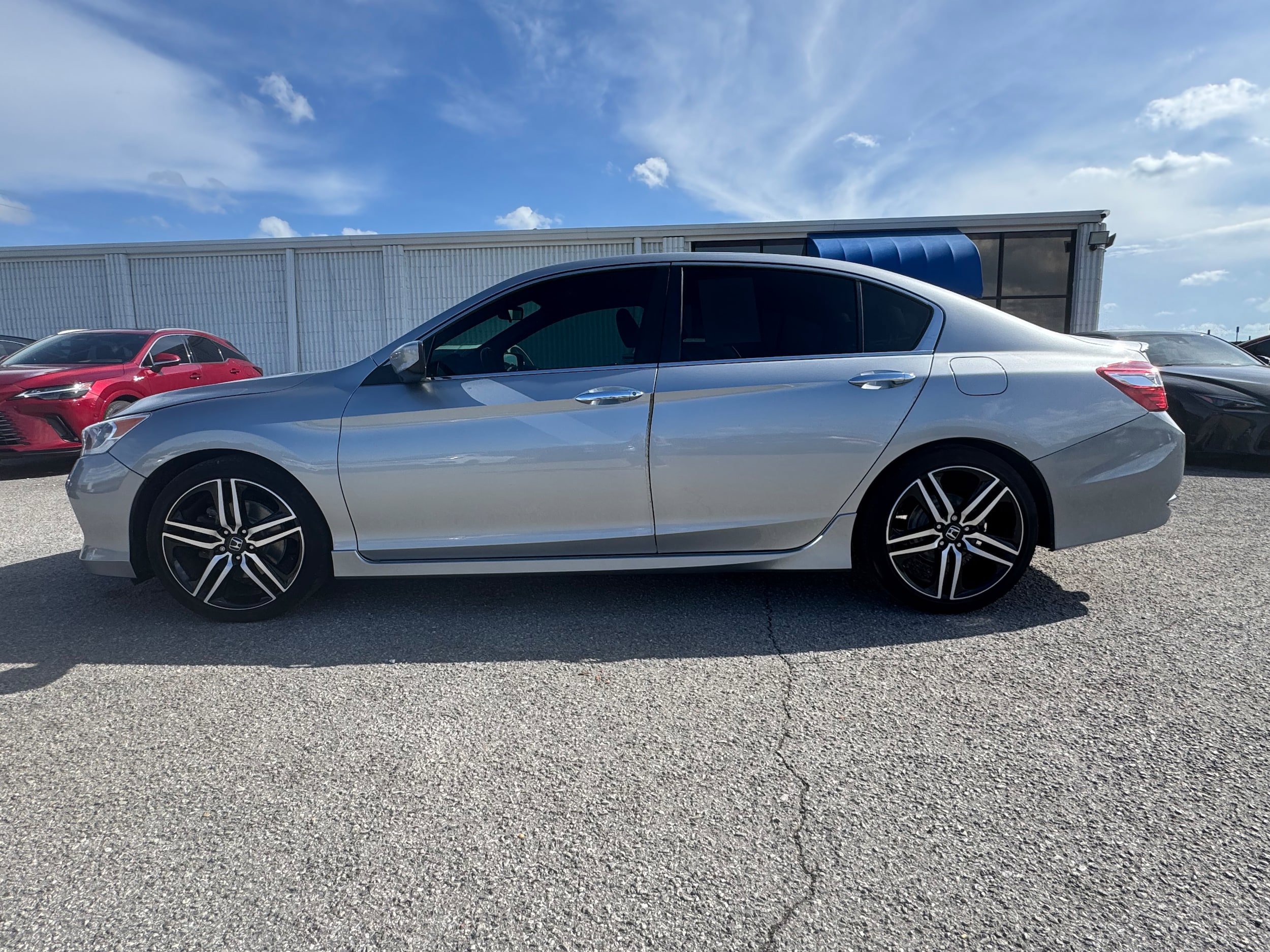 Used 2017 Honda Accord Sport Special Edition image 6