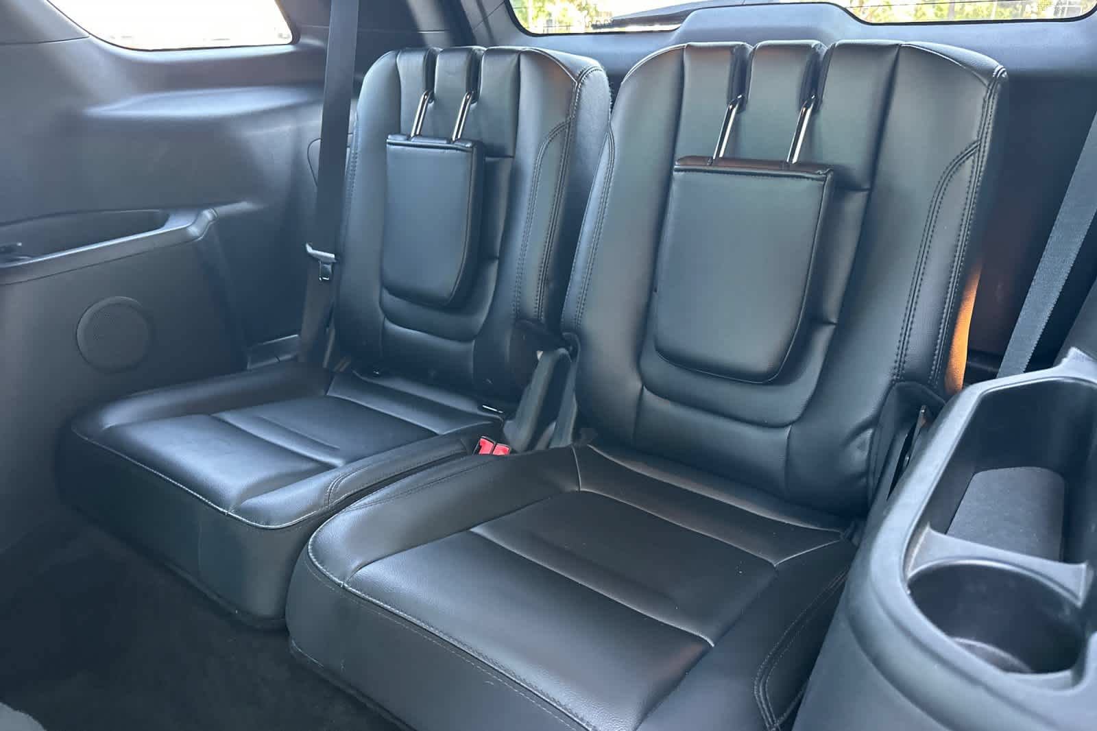 Used 2016 Ford Explorer XLT w/ Equipment Group 202A FWD image 15