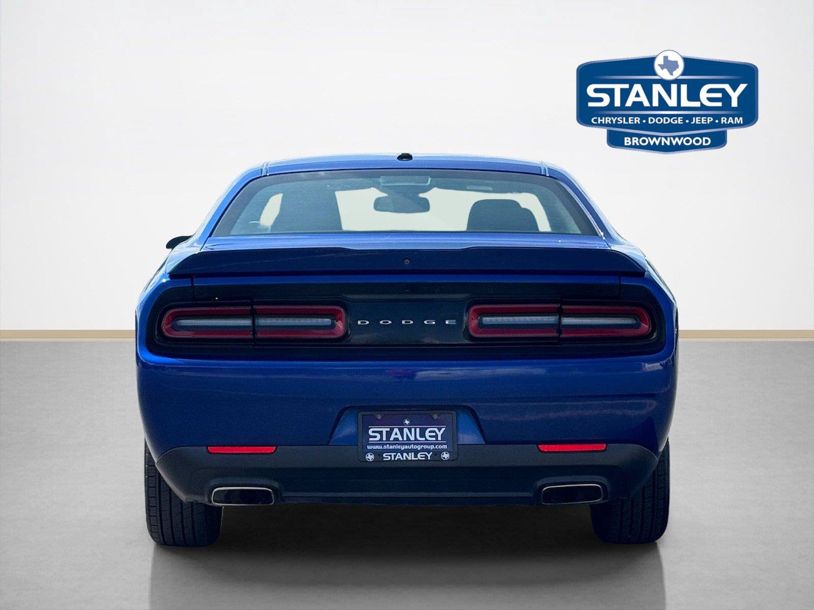 Used 2020 Dodge Challenger SXT RWD image 8