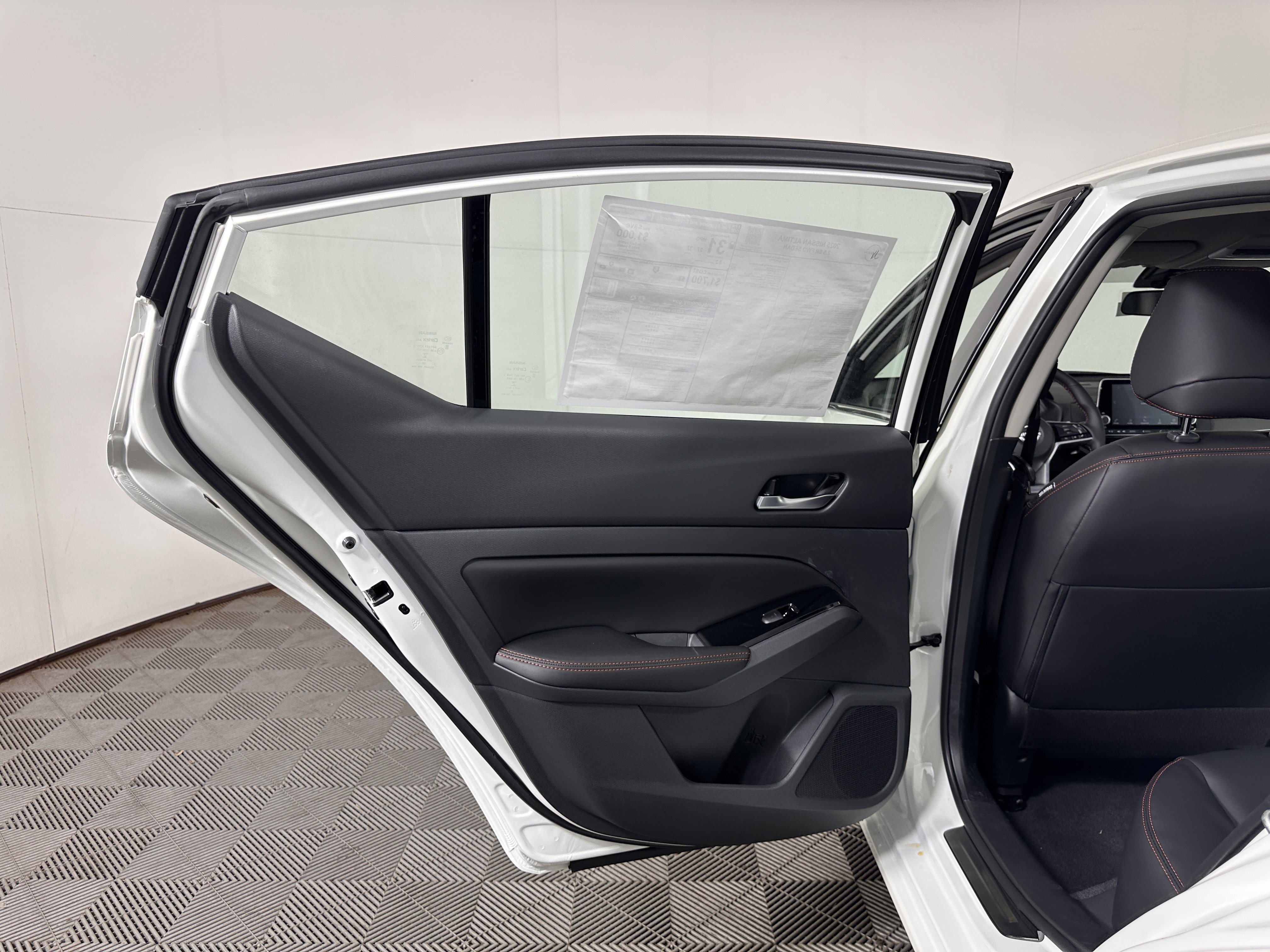 New 2025 Nissan Altima 2.5 SR image 32