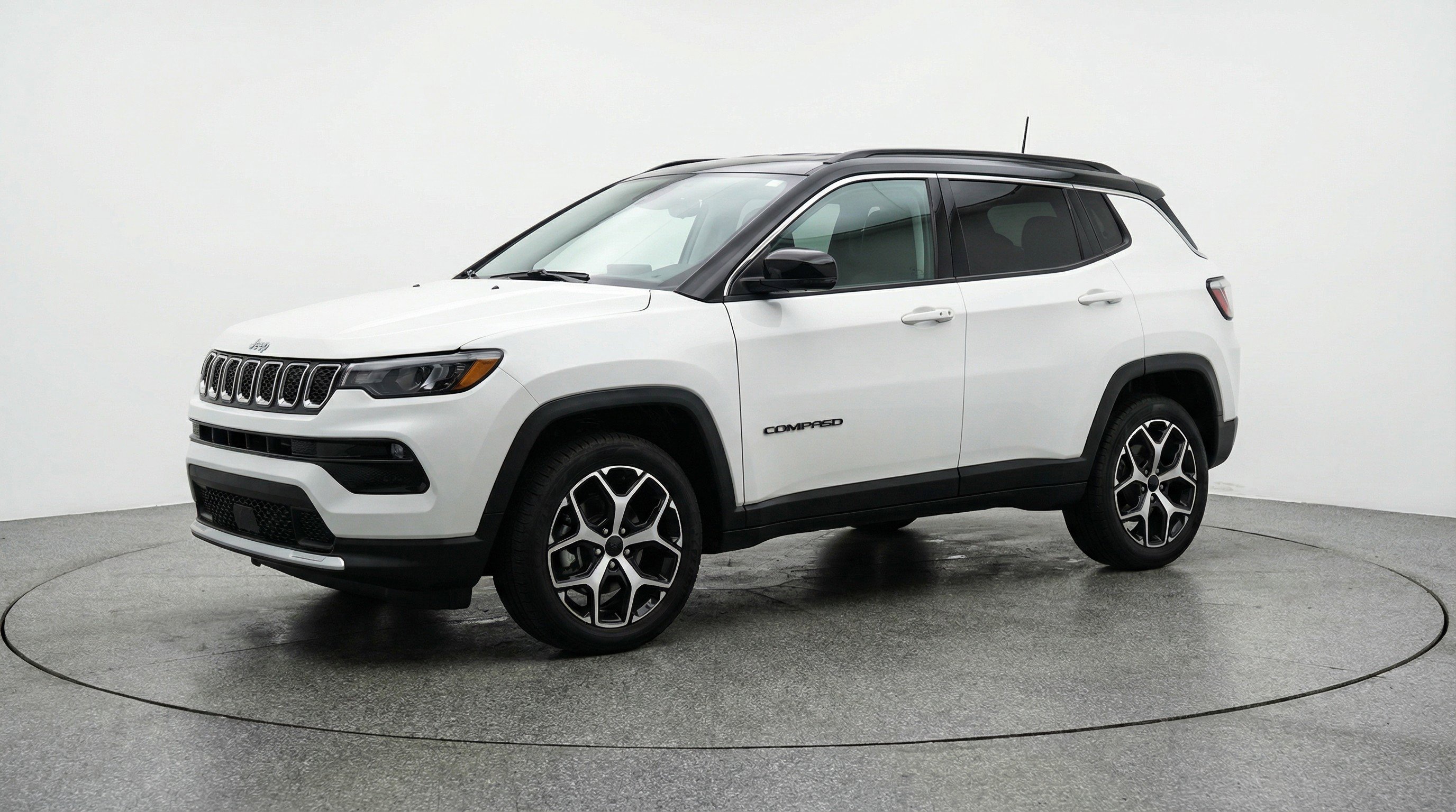 Used 2025 Jeep Compass Limited image 3