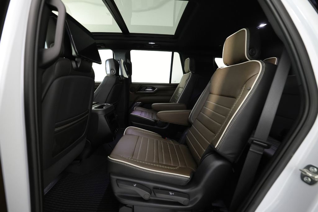 Used 2026 GMC Yukon Denali Ultimate AWD/4WD image 16
