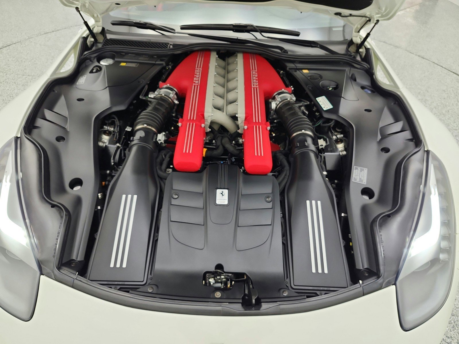 Used 2016 Ferrari F12 Berlinetta image 15