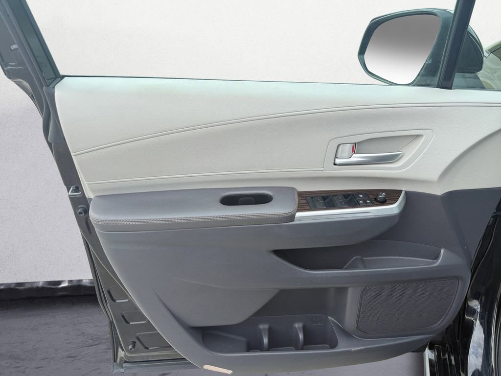 Used 2024 Toyota Sienna XLE FWD image 20