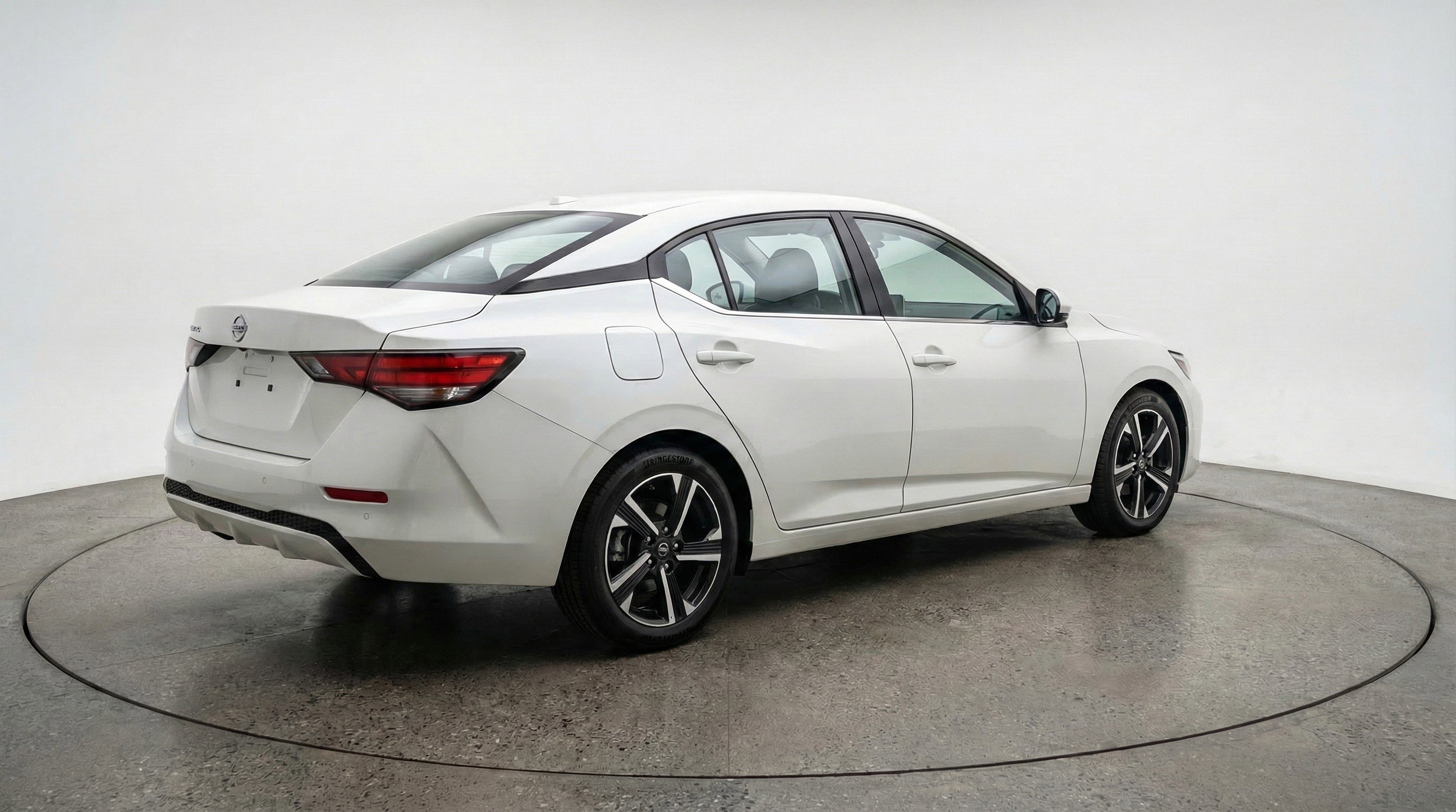 Used 2025 Nissan Sentra SV image 9