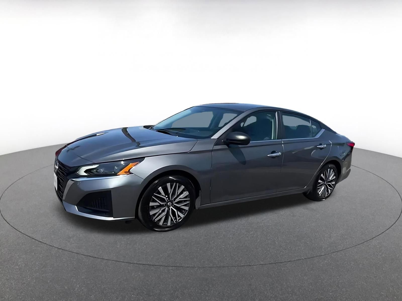 Used 2025 Nissan Altima 2.5 SV FWD image 8