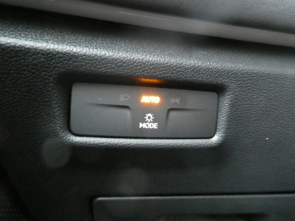 New 2026 Volkswagen Tiguan SE image 20