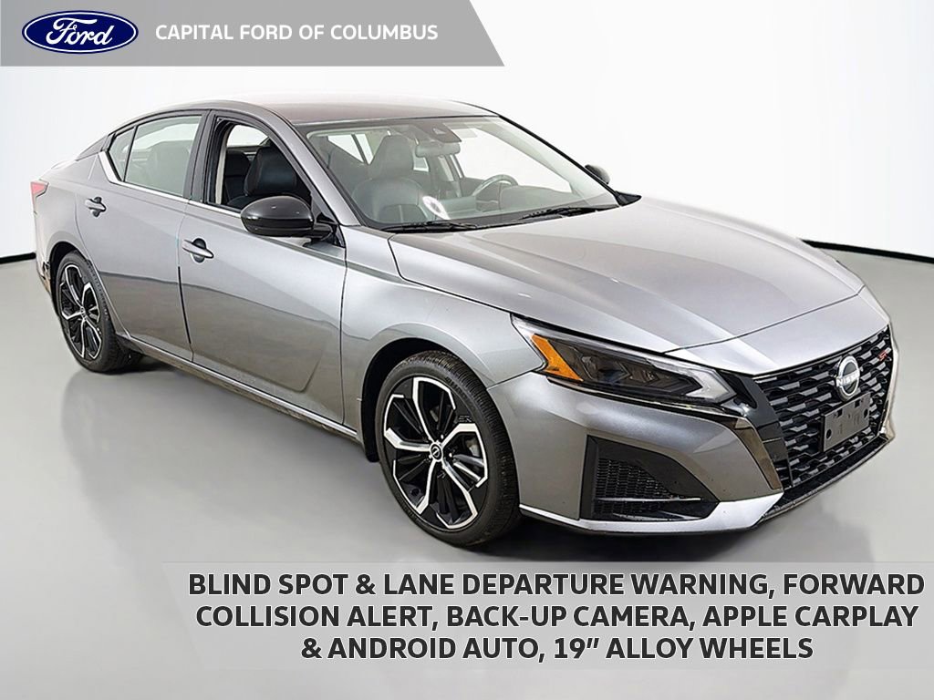 Used 2023 Nissan Altima 2.5 SR image 1