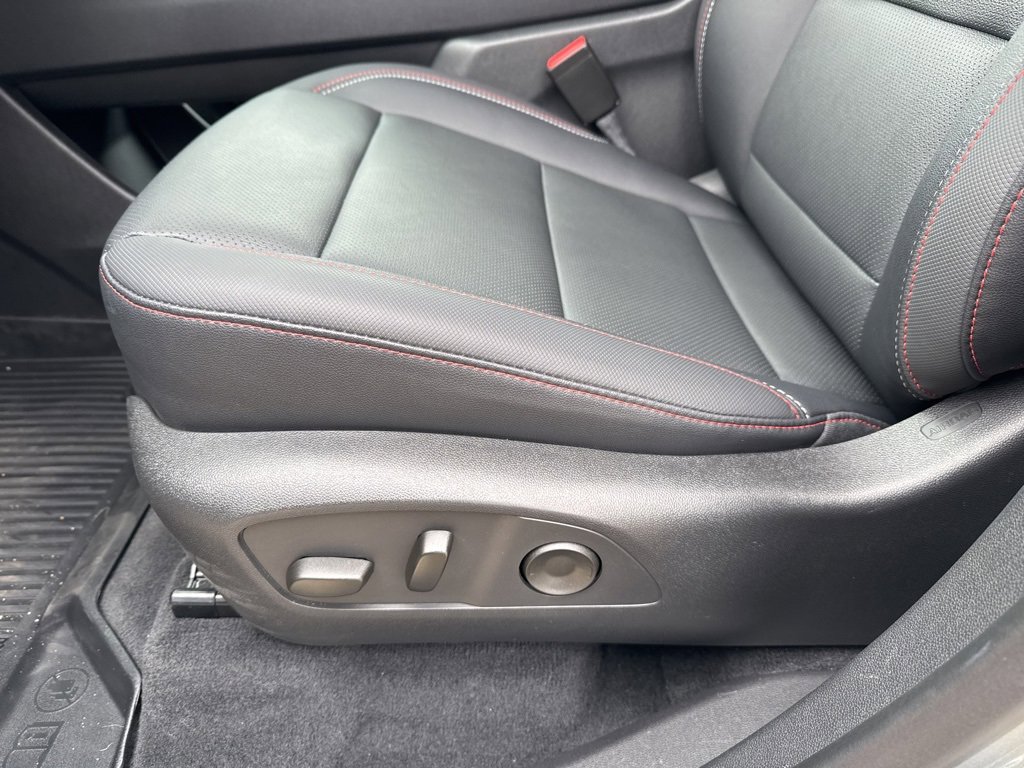 Certified 2025 Chevrolet Traverse Z71 w/ LPO, Floor Liner Package image 9