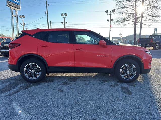 Used 2025 Chevrolet Blazer LT image 6