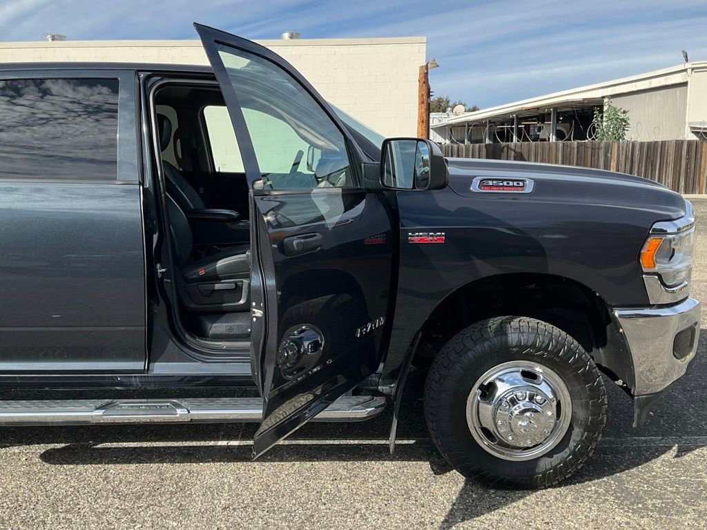 Used 2019 RAM 3500 Tradesman w/ Chrome Appearance Group image 43