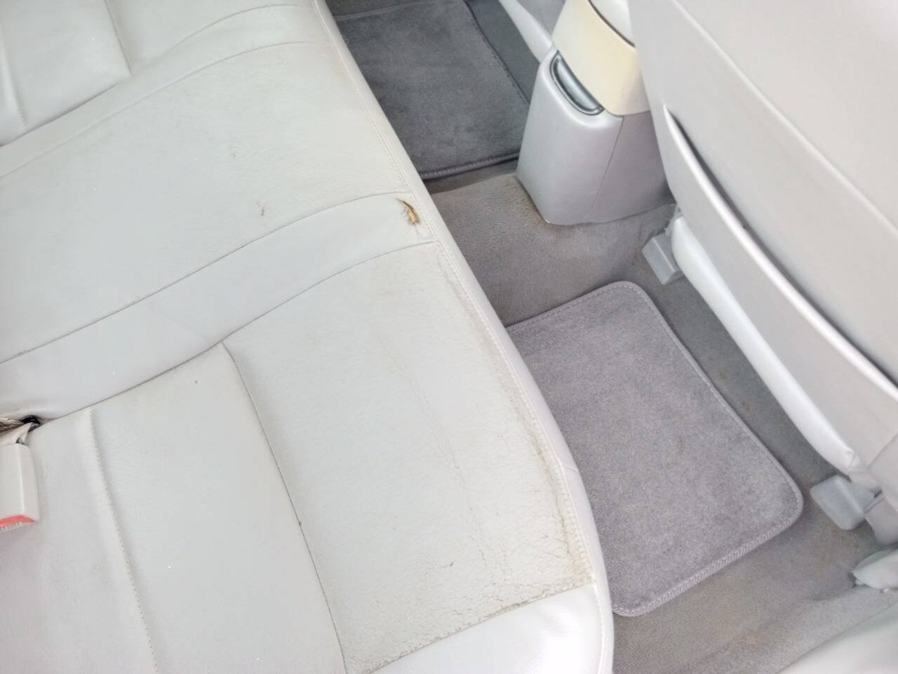 Used 2005 Ford Taurus SE FWD image 12