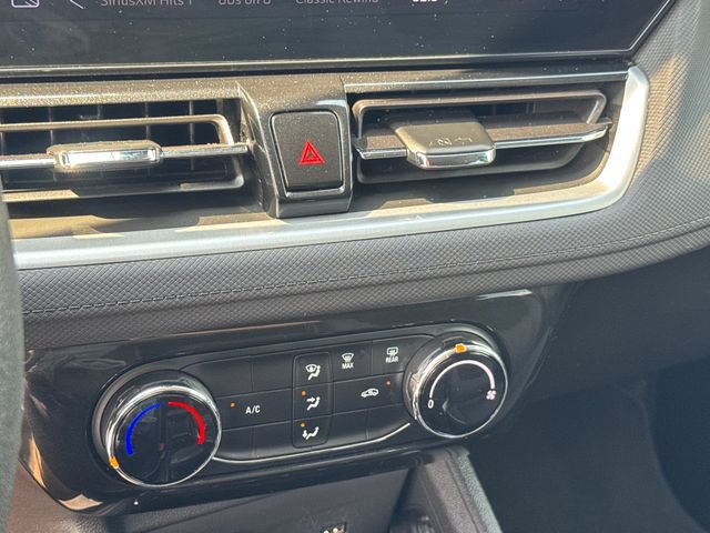 Used 2025 Chevrolet TrailBlazer LT AWD/4WD image 23