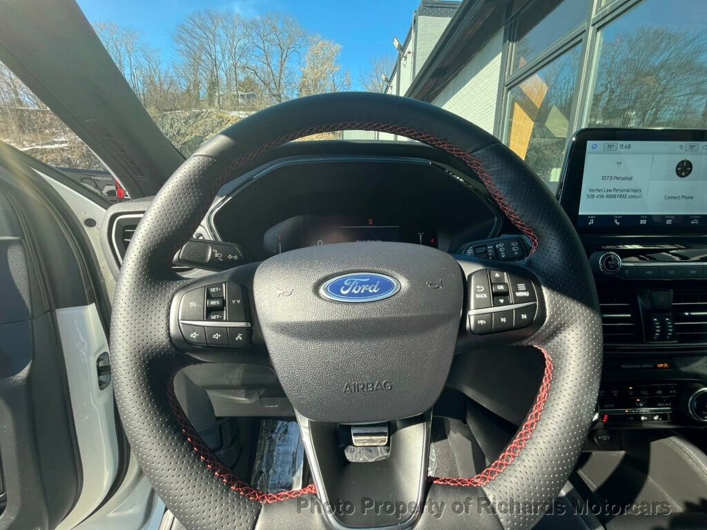 Used 2024 Ford Escape ST-Line image 19
