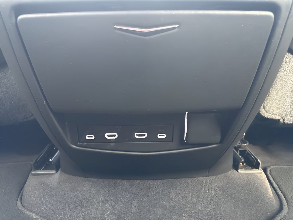 Used 2023 Cadillac Escalade Sport Platinum AWD/4WD image 18