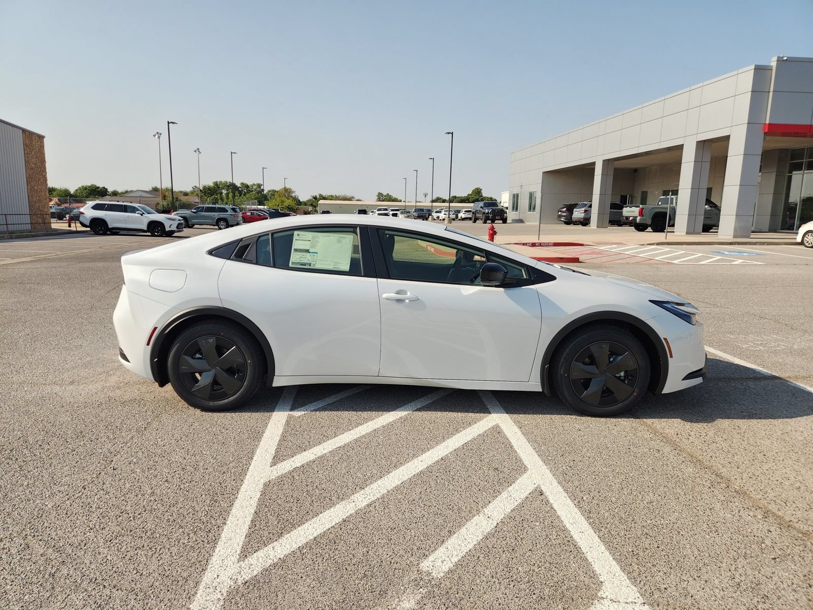 New 2026 Toyota Prius Plug-In Hybrid FWD image 7