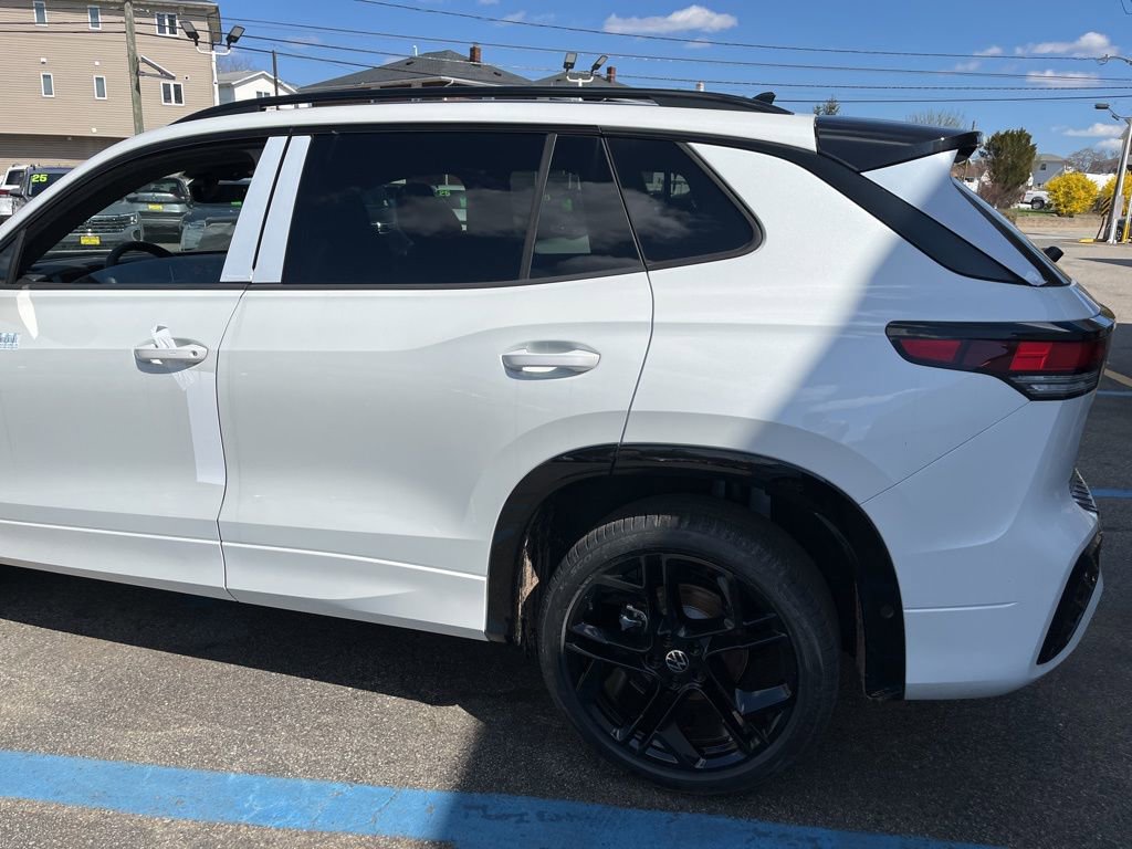 New 2026 Volkswagen Tiguan SE R-Line image 12