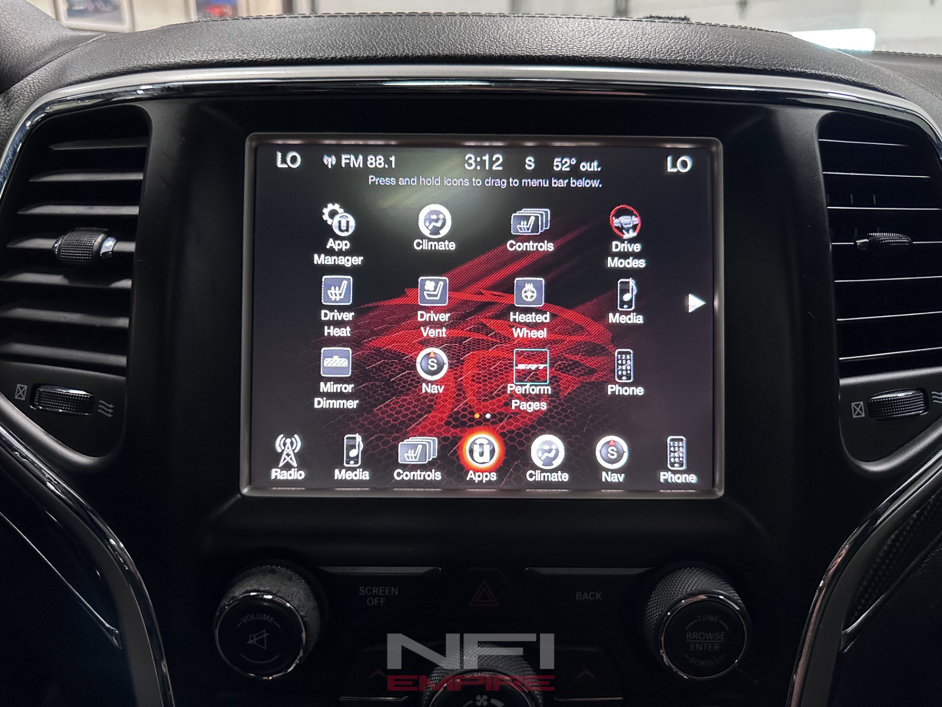 Used 2016 Jeep Grand Cherokee SRT AWD/4WD image 27