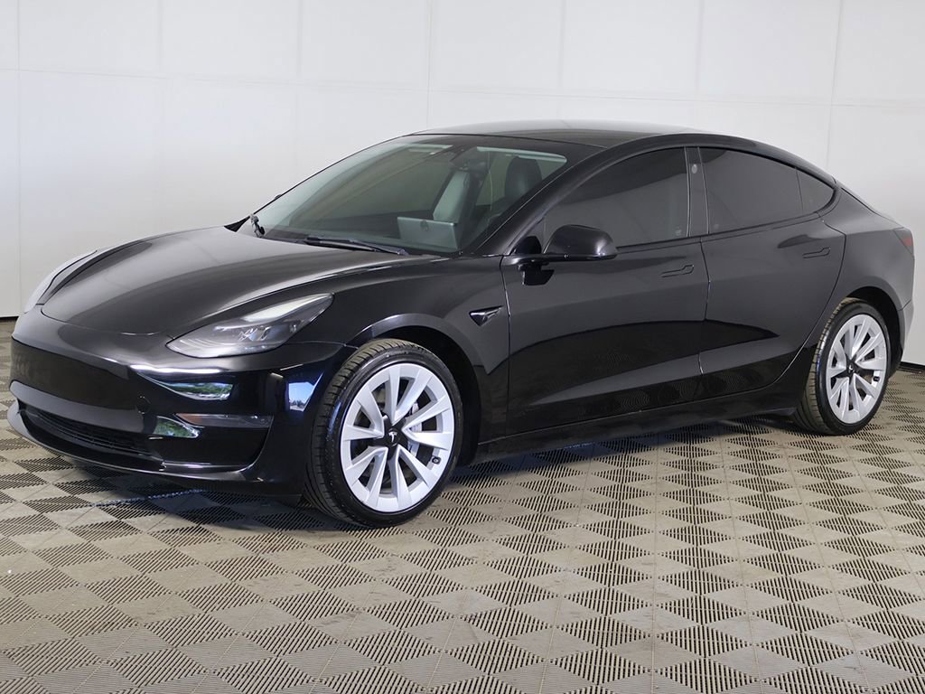 Used 2023 Tesla Model 3 Standard Range RWD image 9