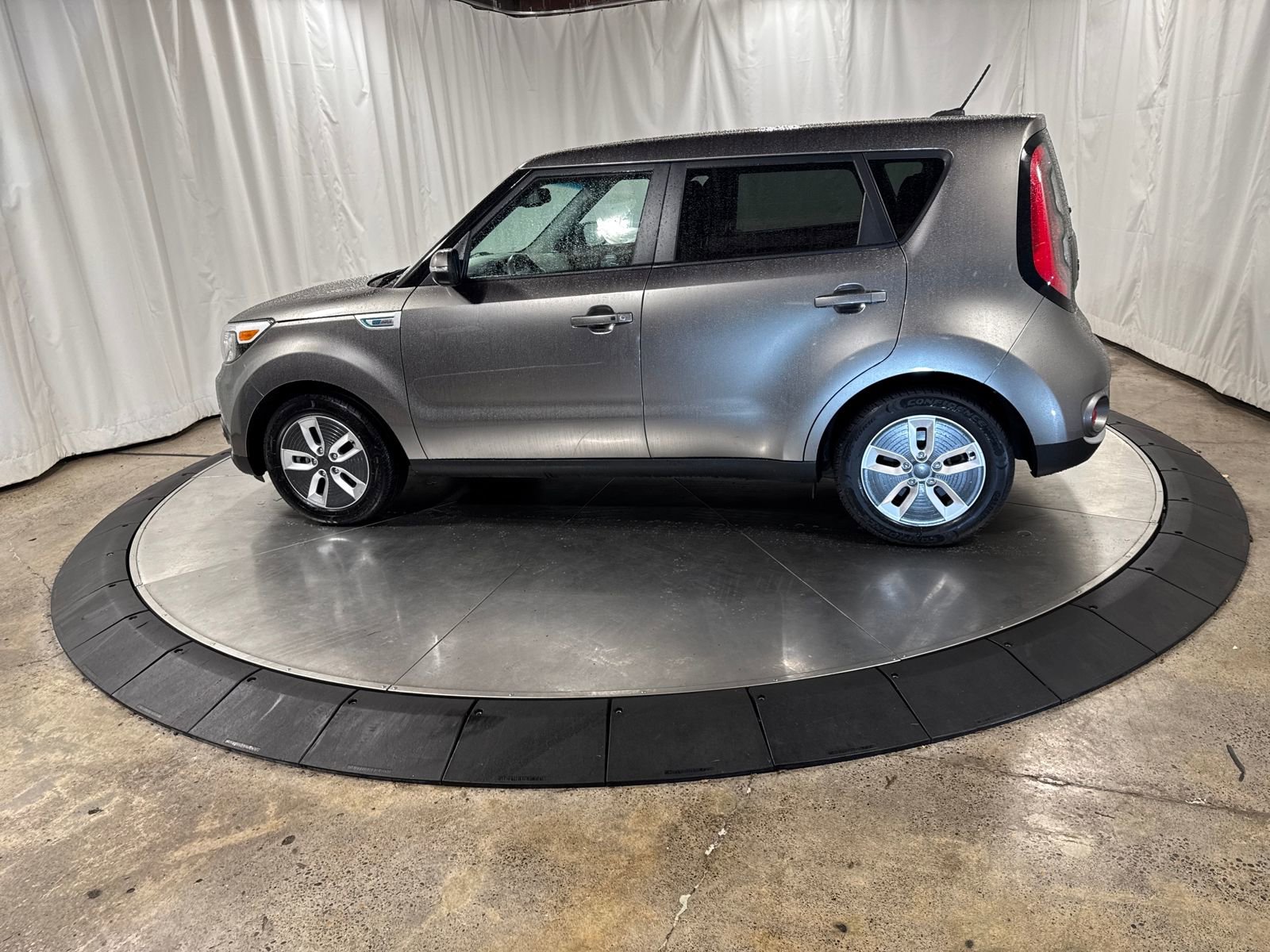 Used 2018 Kia Soul EV + FWD image 6