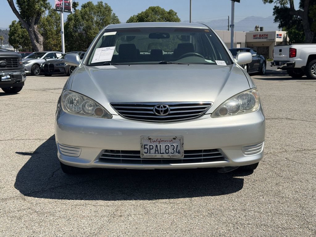 Used 2006 Toyota Camry LE FWD image 2