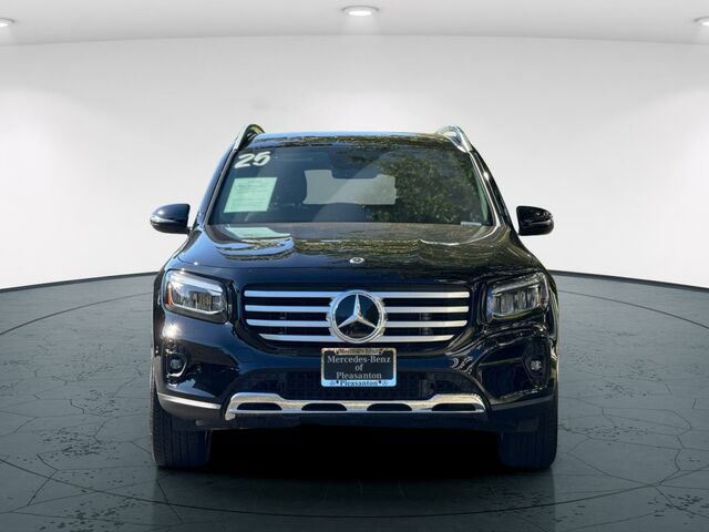 Used 2025 Mercedes-Benz GLB 250 4MATIC image 10