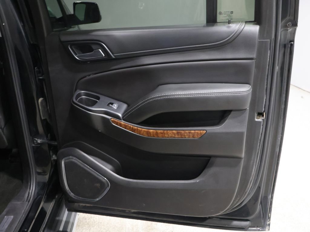 Used 2018 Chevrolet Suburban Premier image 24