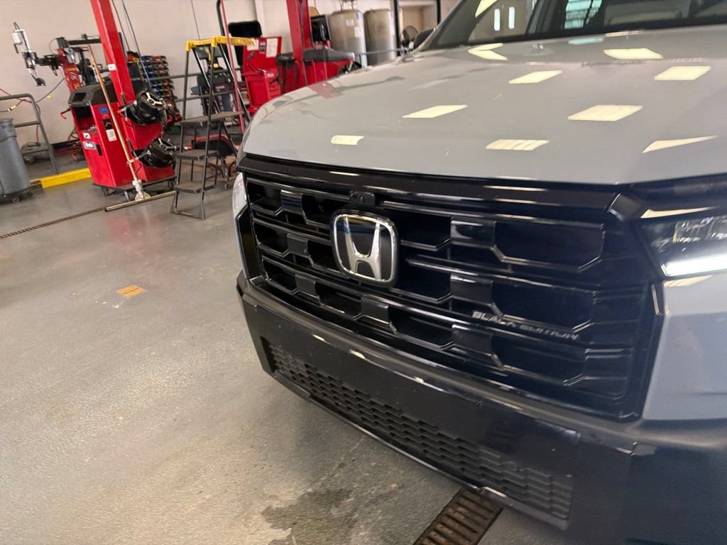 Used 2026 Honda Pilot Black Edition image 6