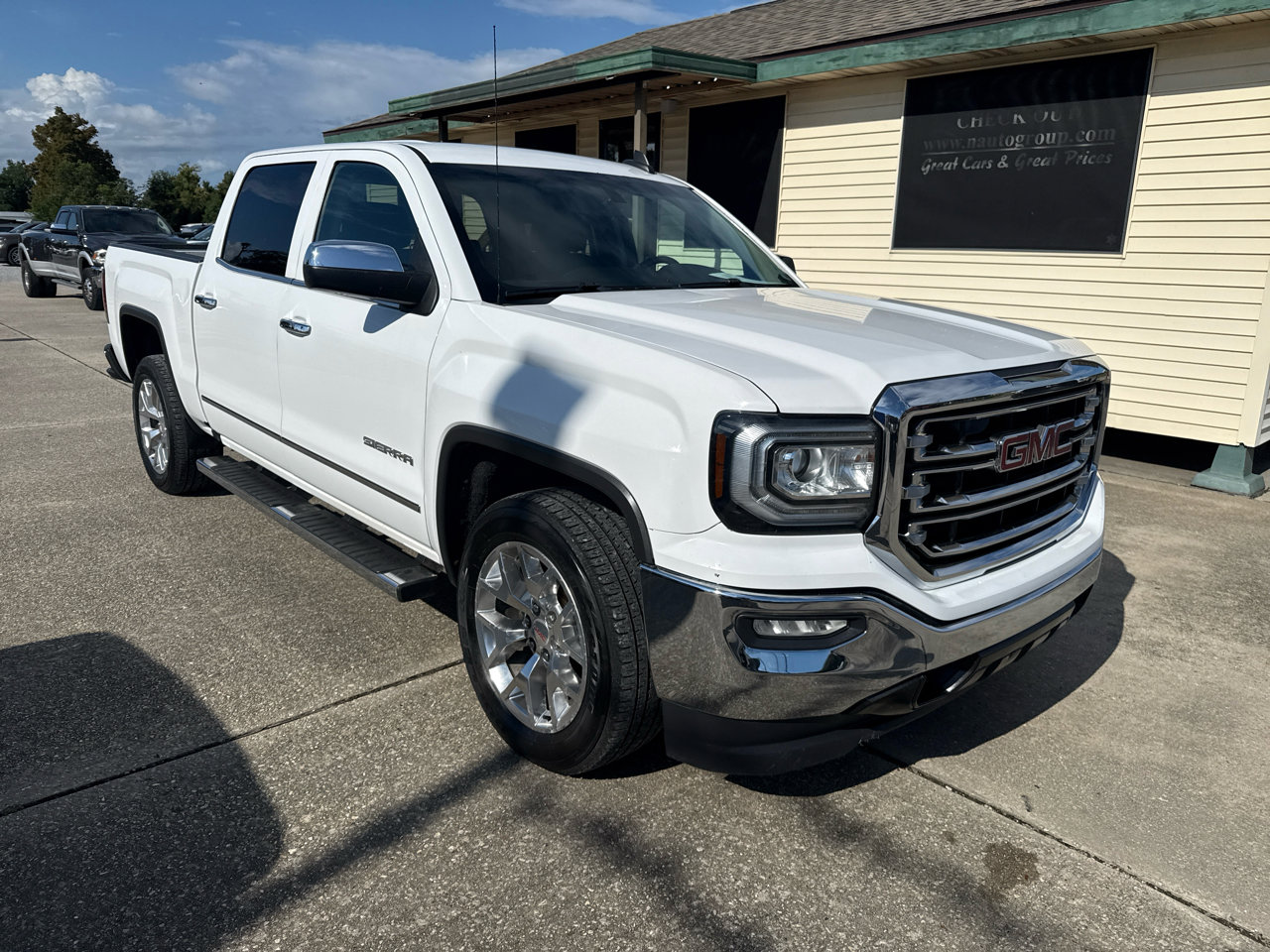 Used 2017 GMC Sierra 1500 SLT w/ SLT Premium Package image 10