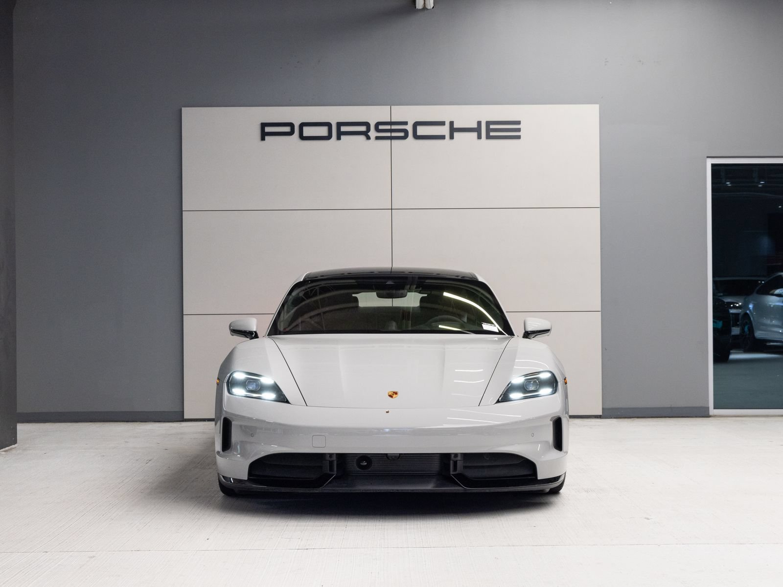 New 2026 Porsche Taycan GTS AWD/4WD image 10
