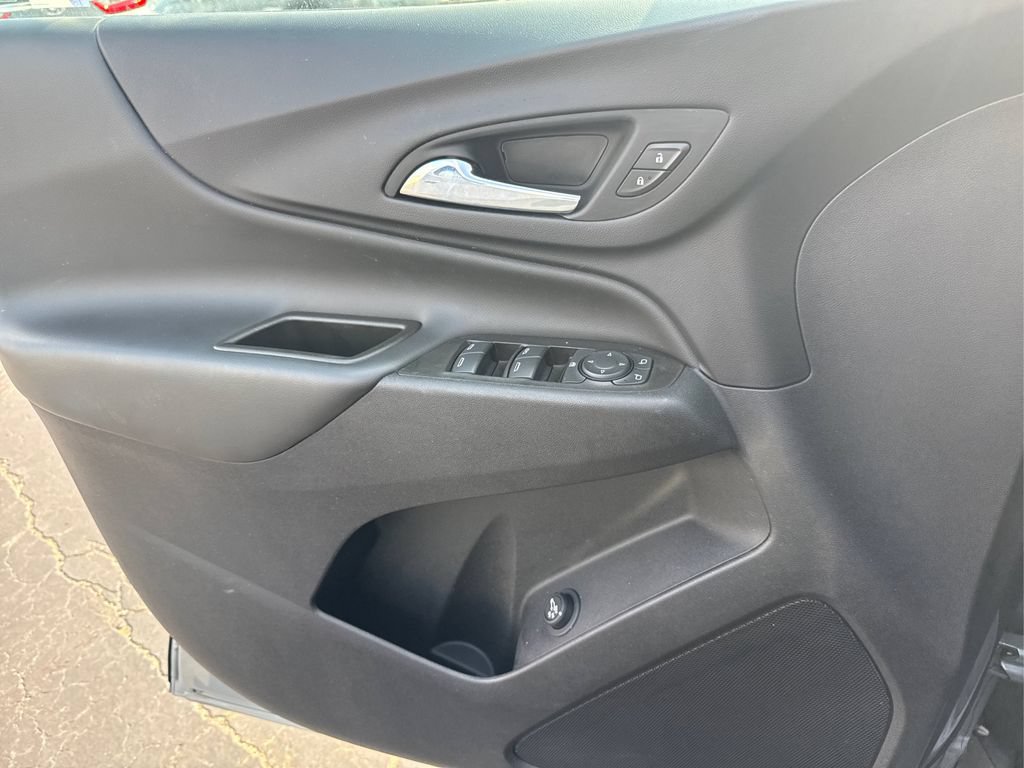 Used 2023 Chevrolet Equinox LT AWD/4WD image 17