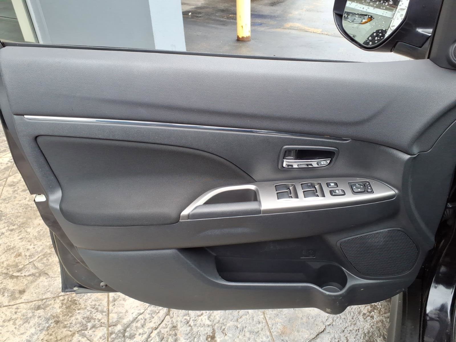 Used 2019 Mitsubishi Outlander Sport SE AWD/4WD image 15