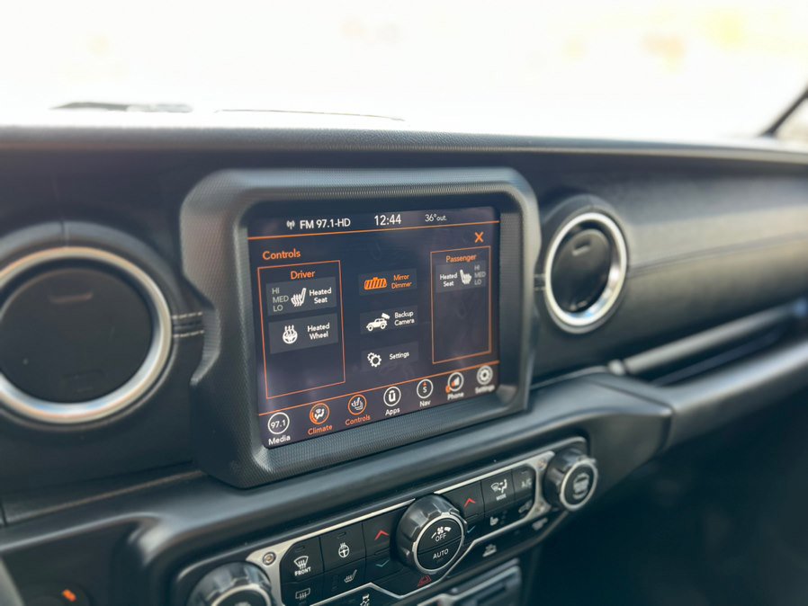 Used 2023 Jeep Wrangler Sahara w/ Cold Weather Group image 20