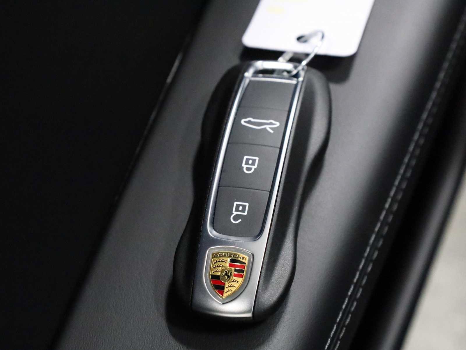 Certified 2025 Porsche 911 Carrera RWD image 42
