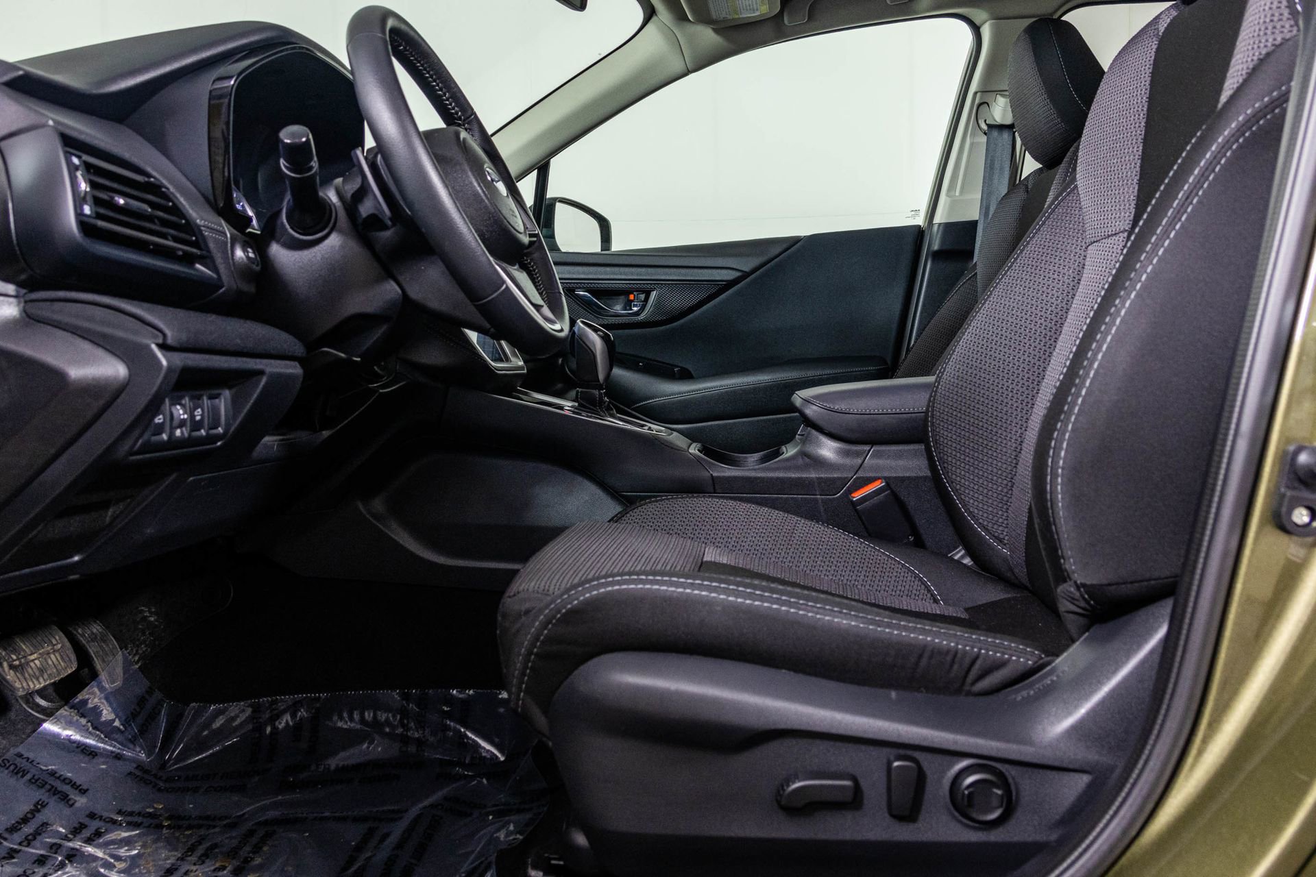 Used 2025 Subaru Outback Premium AWD/4WD image 26