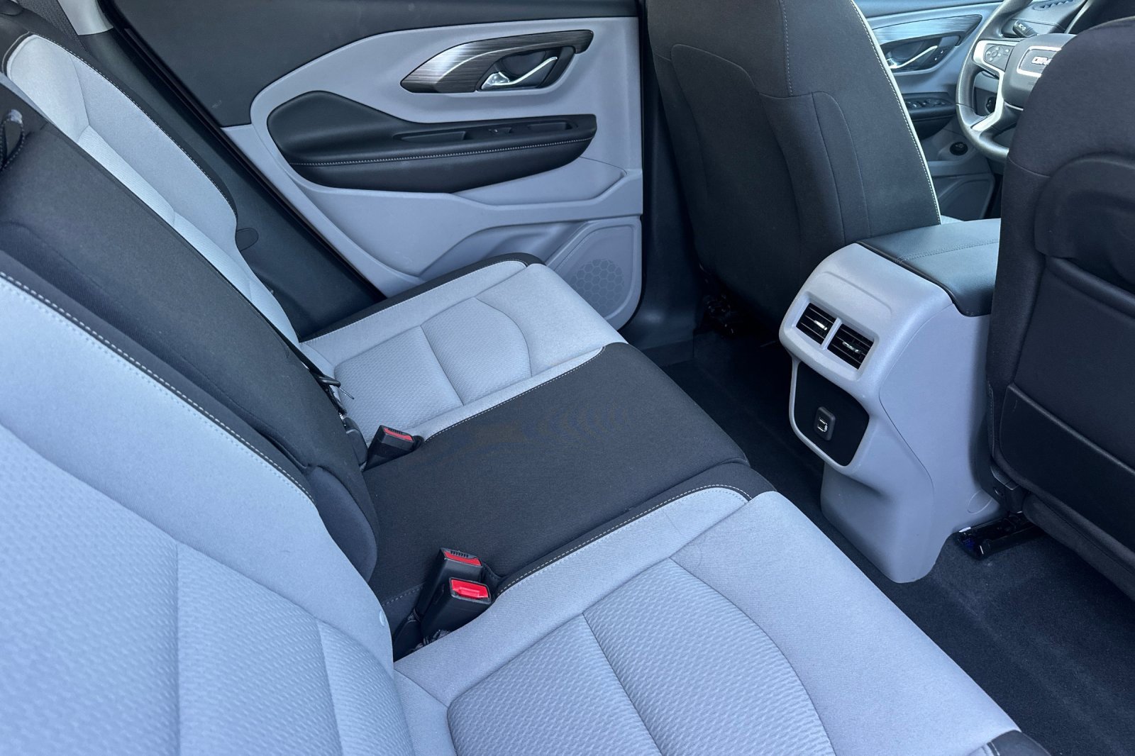 Used 2023 GMC Terrain SLE w/ Driver Convenience Package image 19