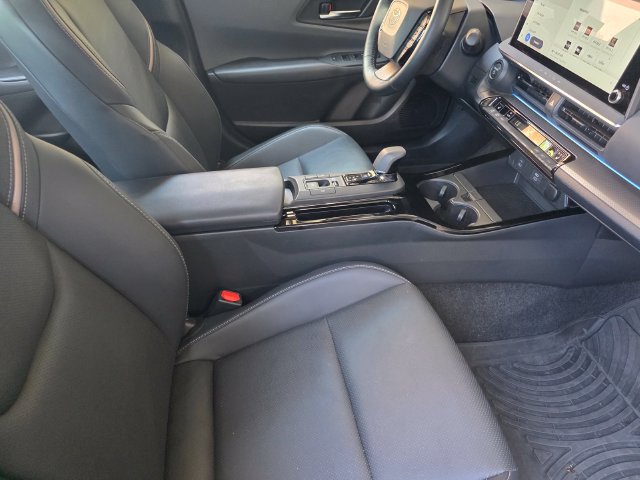 Used 2024 Toyota Prius XLE FWD image 16