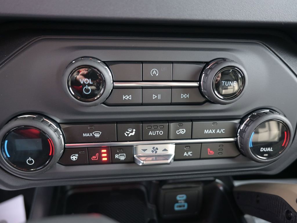 New 2025 Ford Bronco Badlands image 35