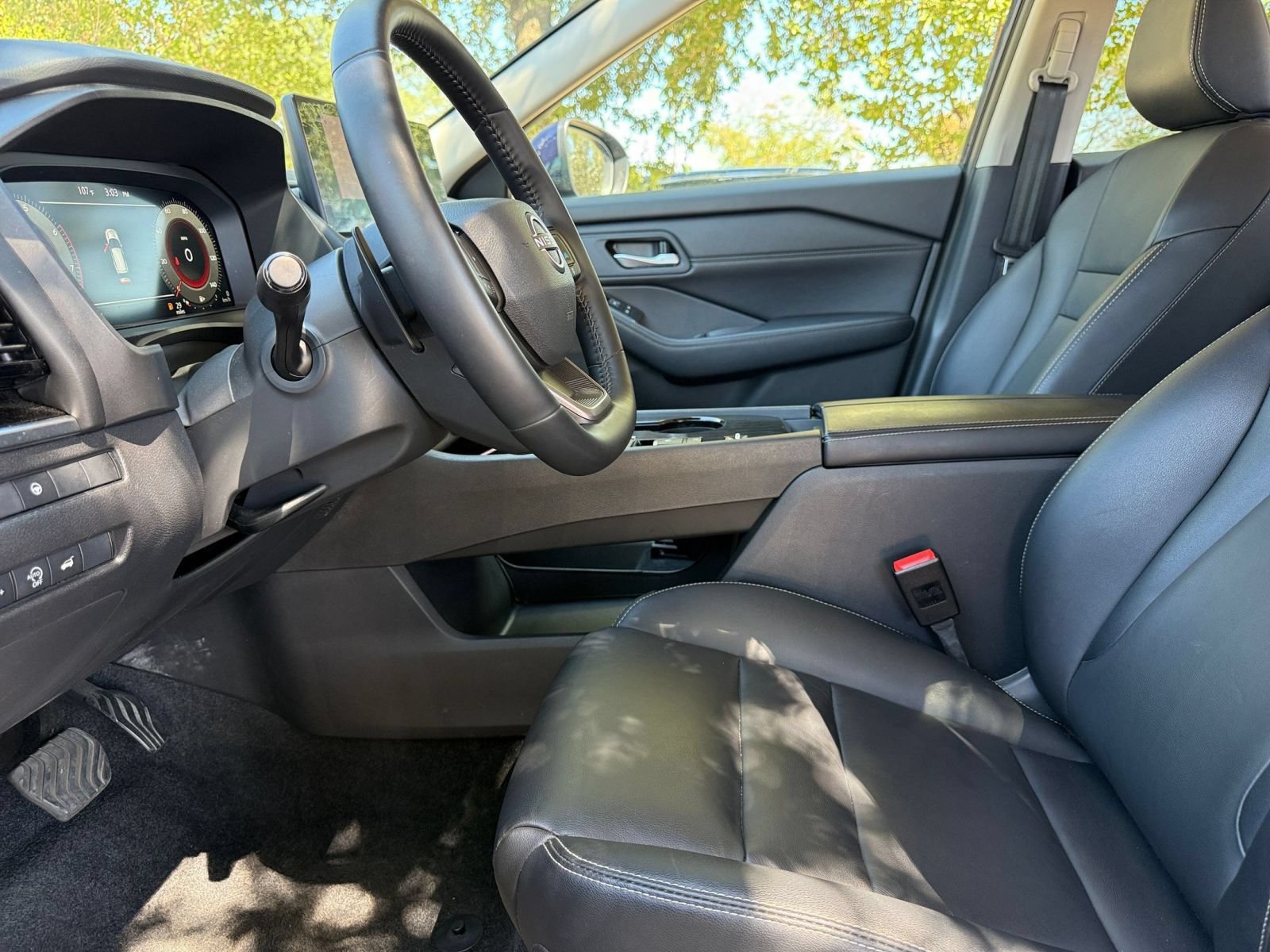 Used 2026 Nissan Rogue SL FWD image 28