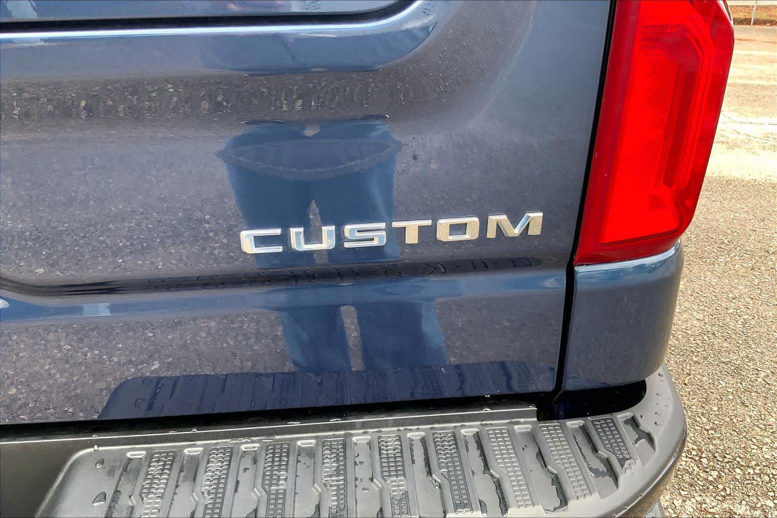 Used 2022 Chevrolet Silverado 1500 Custom Trail Boss AWD/4WD image 10