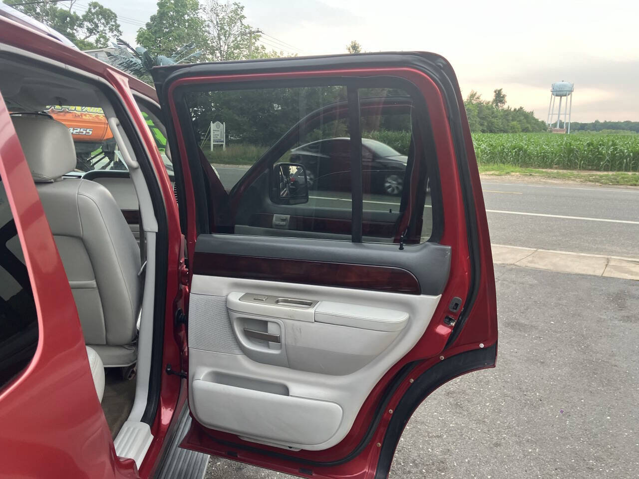 Used 2005 Lincoln Aviator AWD image 20
