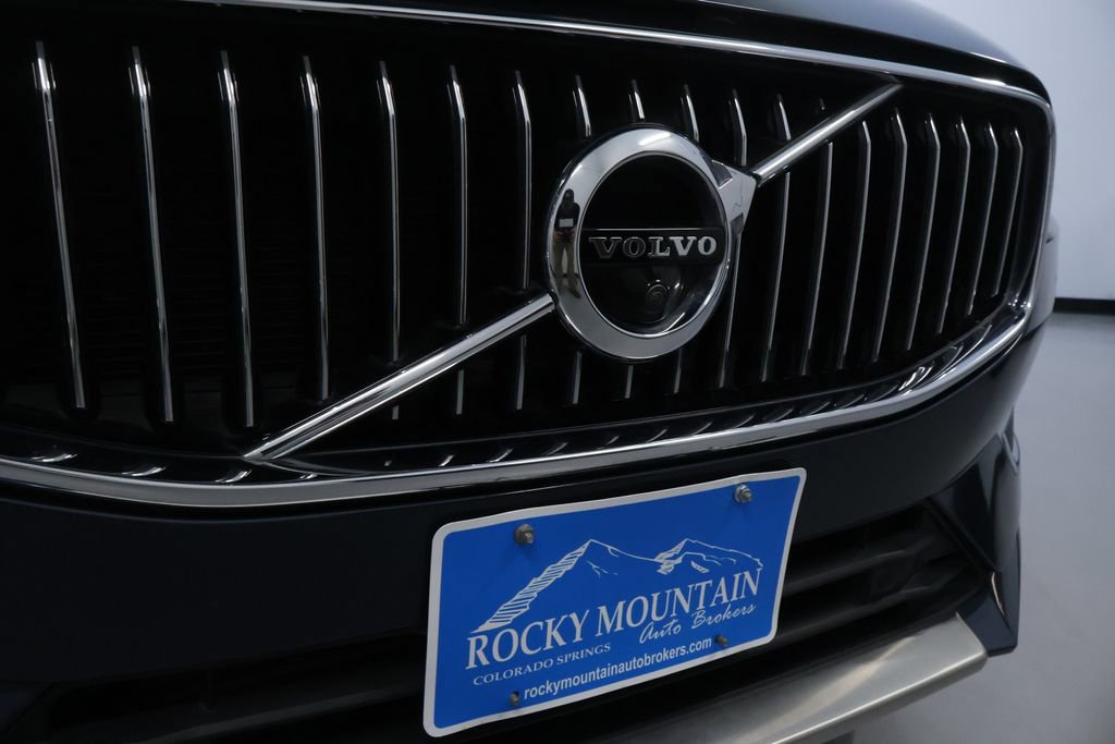 Used 2018 Volvo XC60 T6 Inscription w/ Convenience Package image 9