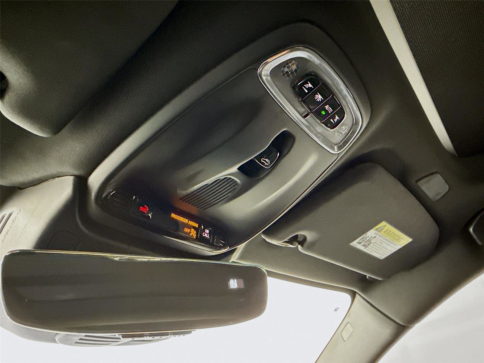 Used 2019 Volvo S60 T5 Momentum w/ Premium Package image 12