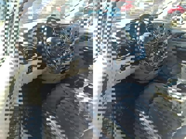 Used 2023 Chrysler Pacifica Touring-L image 6