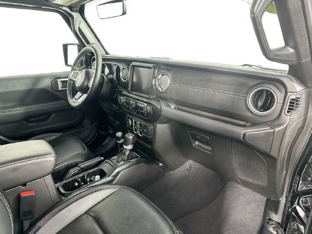 Used 2023 Jeep Wrangler Unlimited Sahara w/ Cold Weather Group AWD/4WD image 30