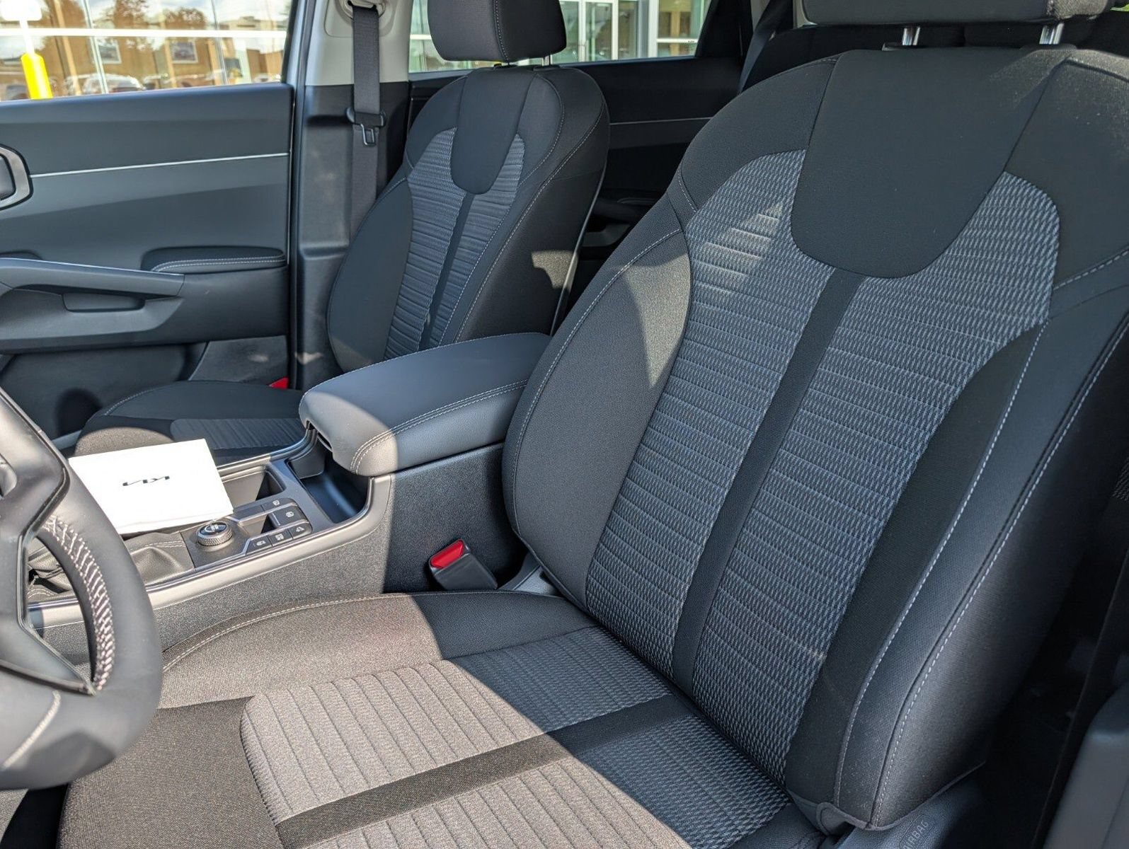 New 2026 Kia Sorento LX FWD image 21