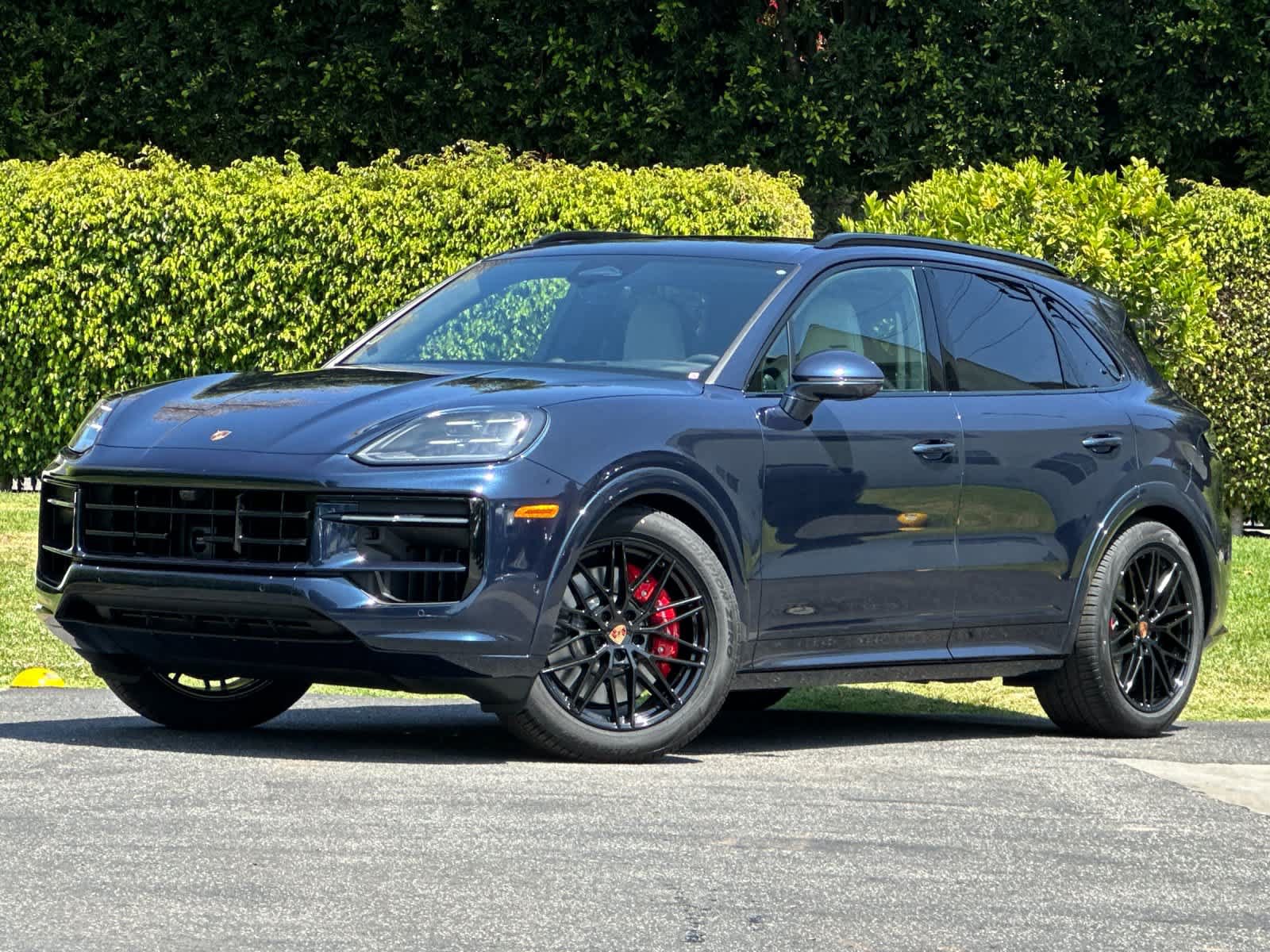 New 2026 Porsche Cayenne GTS AWD/4WD image 1